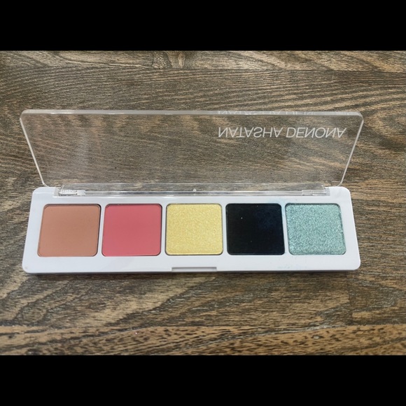 Eye shadow pallet - Picture 2 of 2